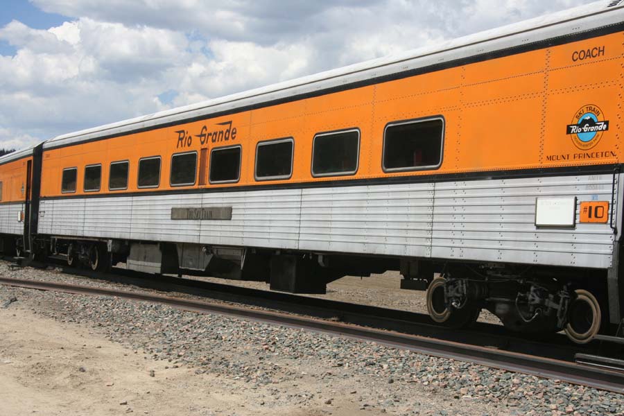 10 / Coach / Mount Princeton