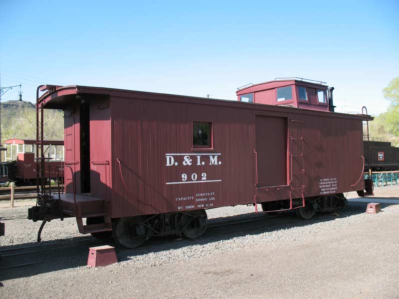 D&IM Caboose #902