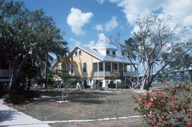  Florida East Coast "Flagler Yellow", this structure dates to 1912