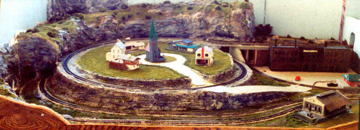 Photo of SHR N-TRAK's suburban end loop module