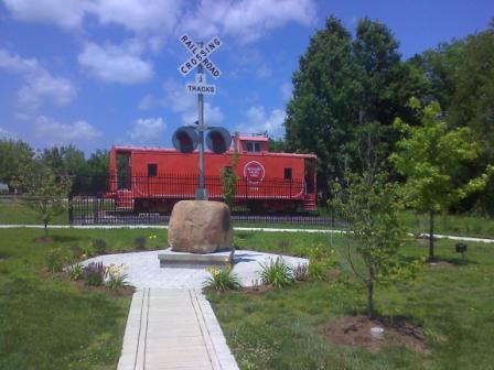 Desoto, MO MP Caboose walkway.jpg