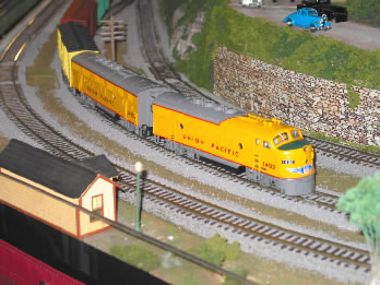 SHS F-3 in UP colors