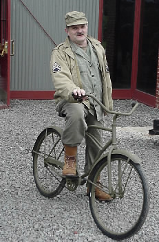 Sqt Wark and bicycle