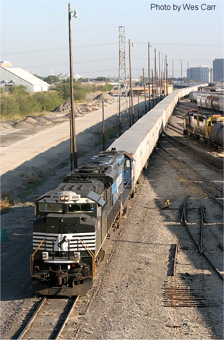 BNSF Roadrailers - Saginaw, TX