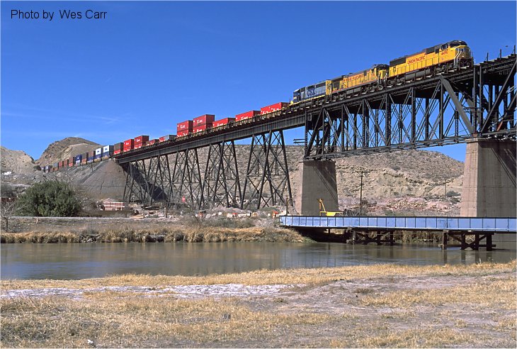 UP Rio Grande bridge, NW of El Paso