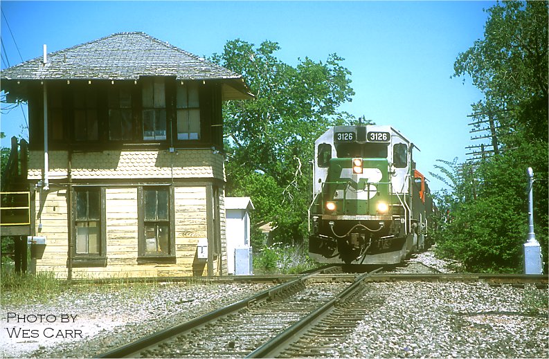 BN 3126 leads a southbound local past Tower 16