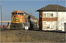  BNSF Smithers Lake coal empty passes Tower 17