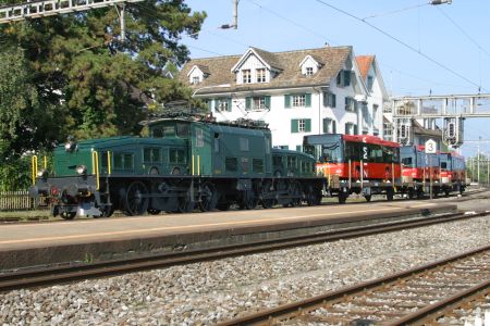 MECH-Krokodil mit Bussen