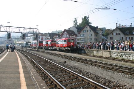 MECH-Krokodil mit Bussen