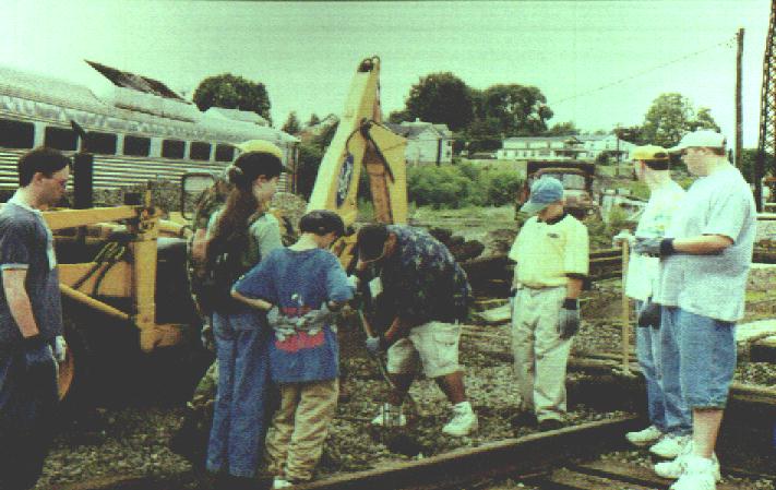 090001.jpg (71739 bytes)