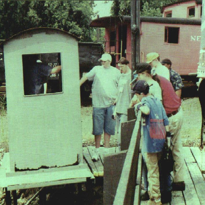 090002.jpg (106668 bytes)