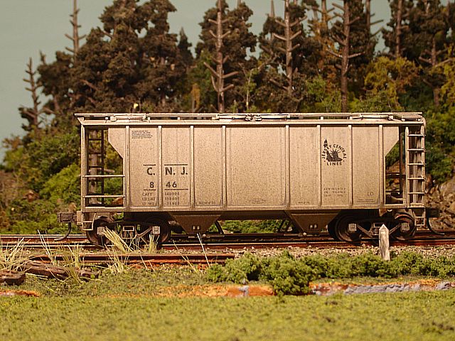 CNJ Covered Hopper #846 Side View