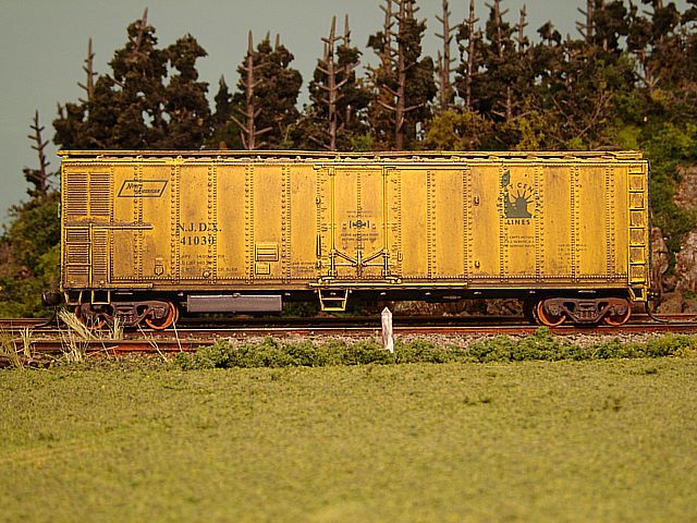 CNJ Reefer #41030 Side View