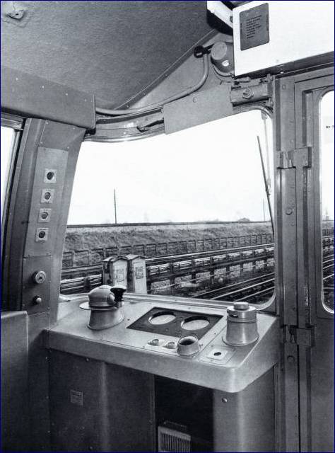 67 TS orig driving controls.jpg (45450 bytes)