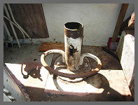 (c)2011 smph50 - Engineer's seat pedestal. (10K) - CLICK to Enlarge (100K)