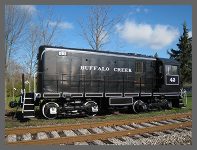 (c)2013 smph50 - Pinstriping has been completed on the Fireman's side of the engine. (10K) - CLICK to Enlarge (125K)