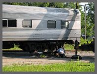 (c)2013 Rick Henn - Installing the good replacement wheel set. (10K) - CLICK to Enlarge (100K)