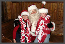 �2006 Robert Snyder - Santa and the Girls! (10K) Click to ENLARGE (70K)
