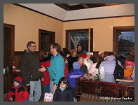 �2006 Robert Snyder - Dads get to discuss the Sabres. (10K) Click to ENLARGE (70K)